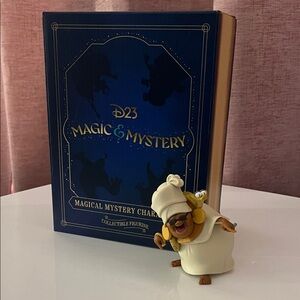 D23 Magic & Mystery Disney Figurine - Mama Odie with White & Gold Accent